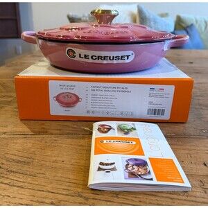 Le Creuset Signature Cast Iron Petal Shallow Casserole 2.25qt Berry Pink #26 NEW
